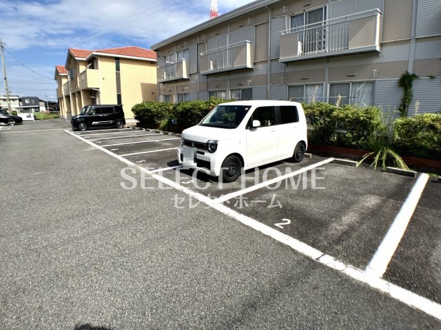 駐車場　駐車場に車を止められます