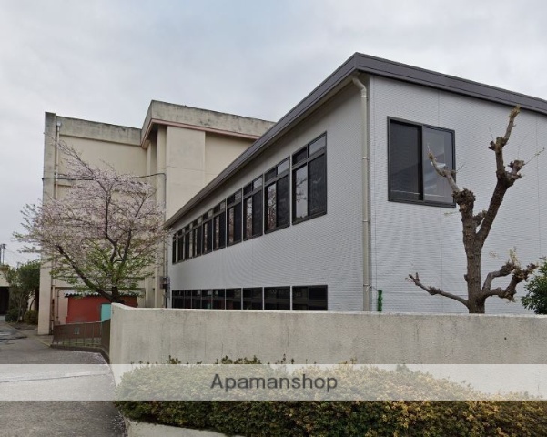 小学校　藤沢市立高谷小学校（小学校）まで716m