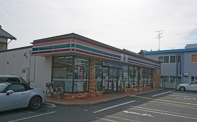 コンビニ　セブンイレブン能登川垣見店（コンビニ）まで914m