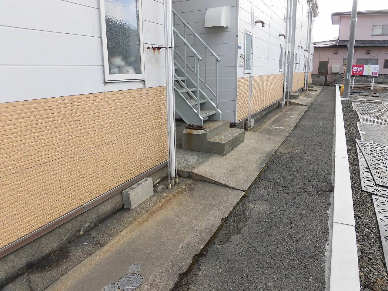 駐車場　共用部入口