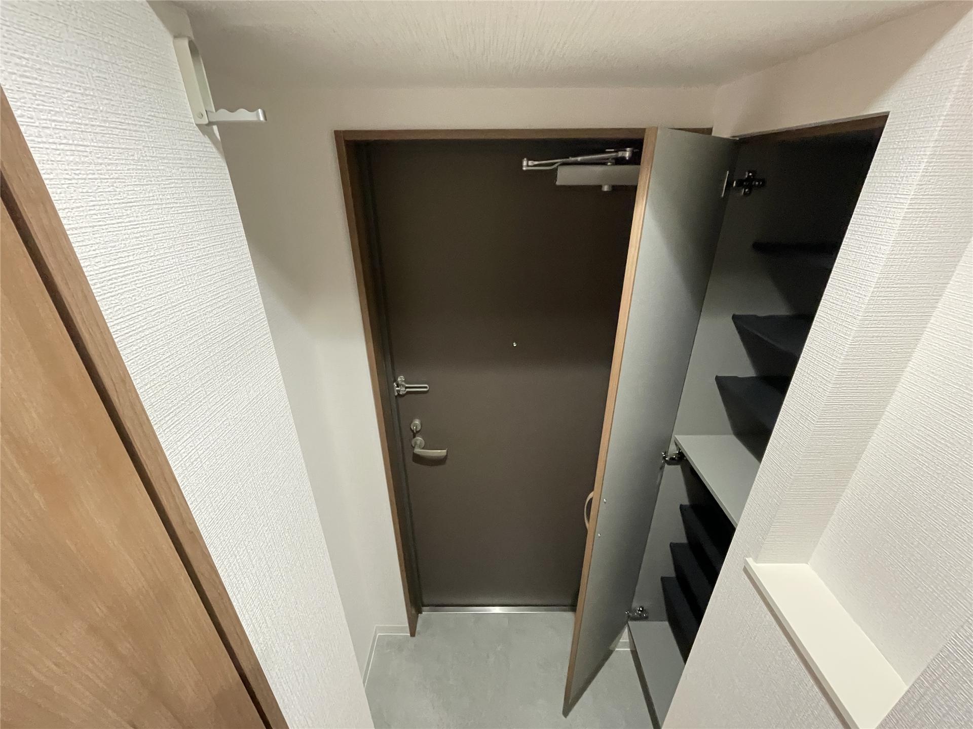 玄関　収納の多い玄関です