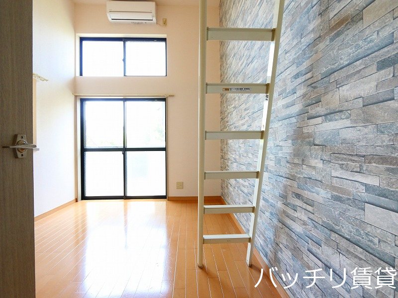 バルコニー　別号室タイプの為、現状を優先致します。