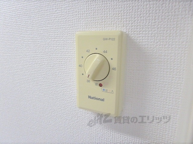 その他設備　給湯器リモコン