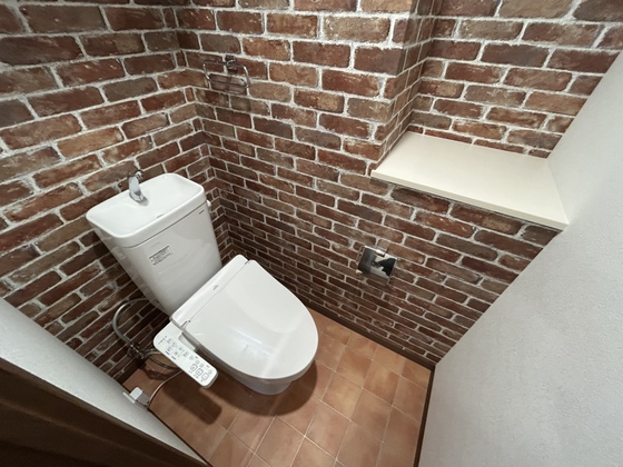 トイレ　※別号室の写真です