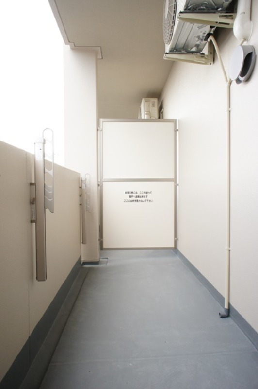 バルコニー　図面と現状に相違がある場合には現状を優先