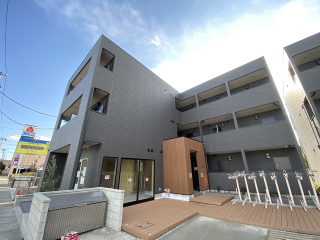 建物外観　外観から漂う色気。。室内を見たら一目惚れ。