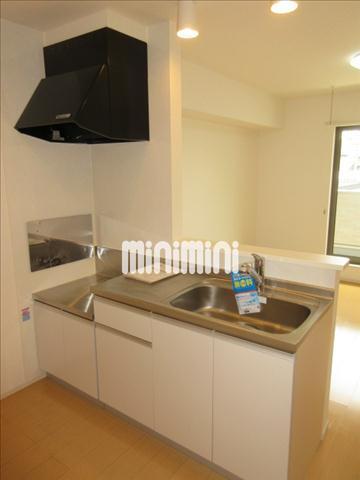 キッチン　カウンターがあって使いやすいキッチンです。