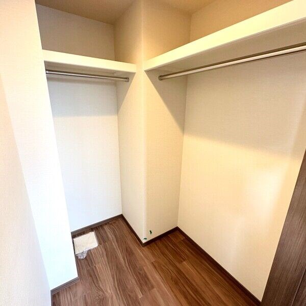 収納　ウォークインクローゼット（収納充実してます）