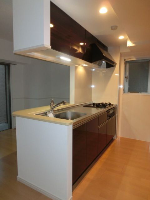 キッチン　嬉しい大型システムキッチン