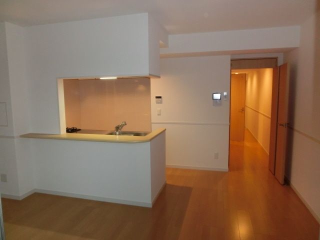 その他部屋・スペース　バルコニーから見たリビング