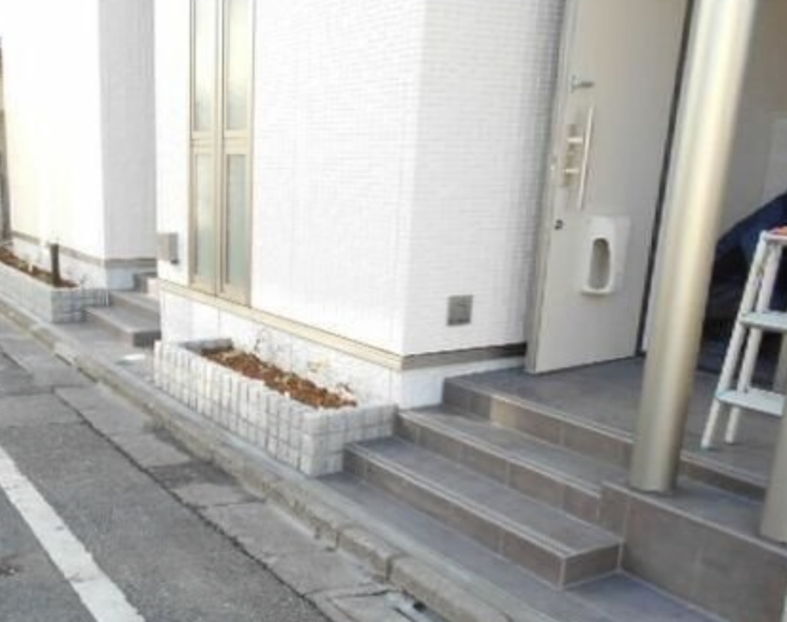 エントランス　弊社は都内全域の物件をご紹介可能です！