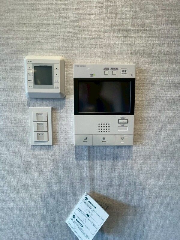 セキュリティ　モニター付きインターホン