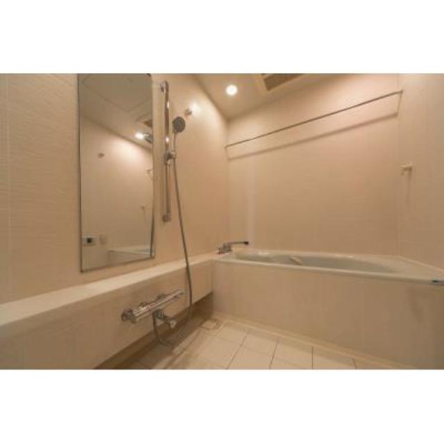 バス・シャワールーム　※写真は同タイプ住戸です。