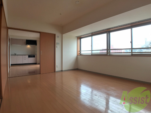 居室・リビング　隅々から洋室を撮影したので、イメージを掴んでください。