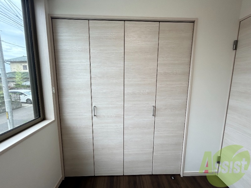 収納　洋室のクローゼット。広さは十分そうです。