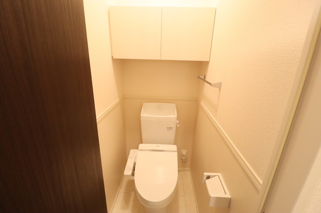 トイレ　温水洗浄暖房便座