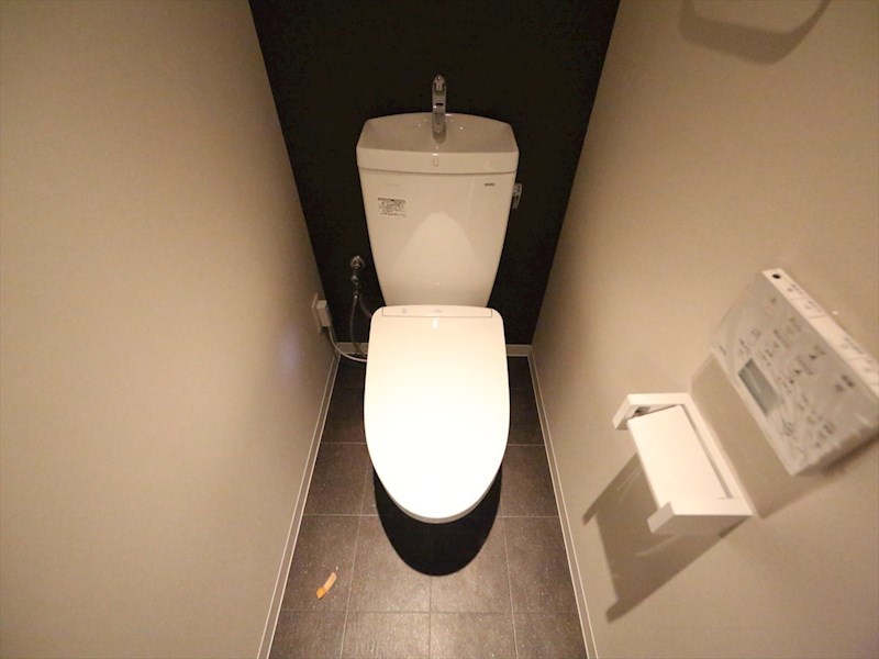 トイレ　温水洗浄暖房便座付トイレ