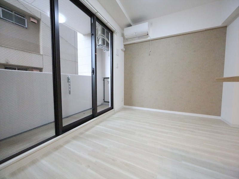 バルコニー　ＬＤＫ10.8帖　カウンターキッチン　エアコン付　バルコニー