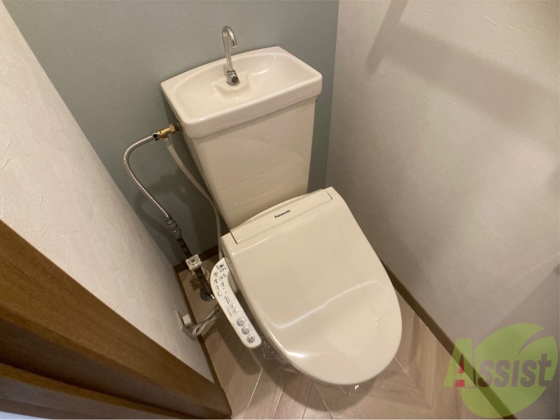 トイレ　こちらはトイレです。清潔感があり、安心して使用できます。