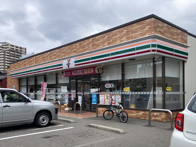 コンビニ　セブンイレブン金沢芳斉2丁目店（コンビニ）まで248m