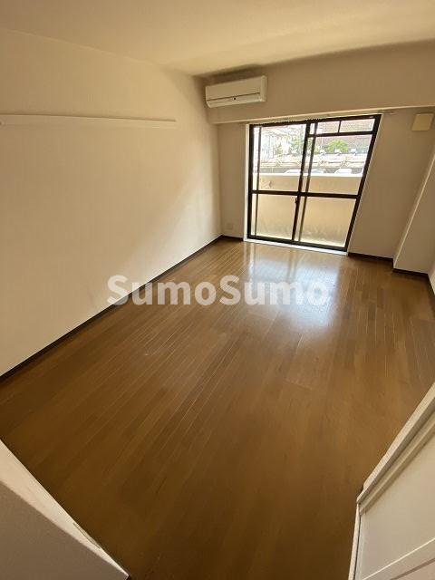 居室・リビング　こちらのリビングで趣味の時間をお楽しみください