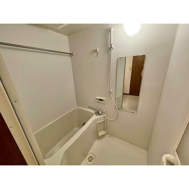 バス・シャワールーム　※他のお部屋の参考写真です。