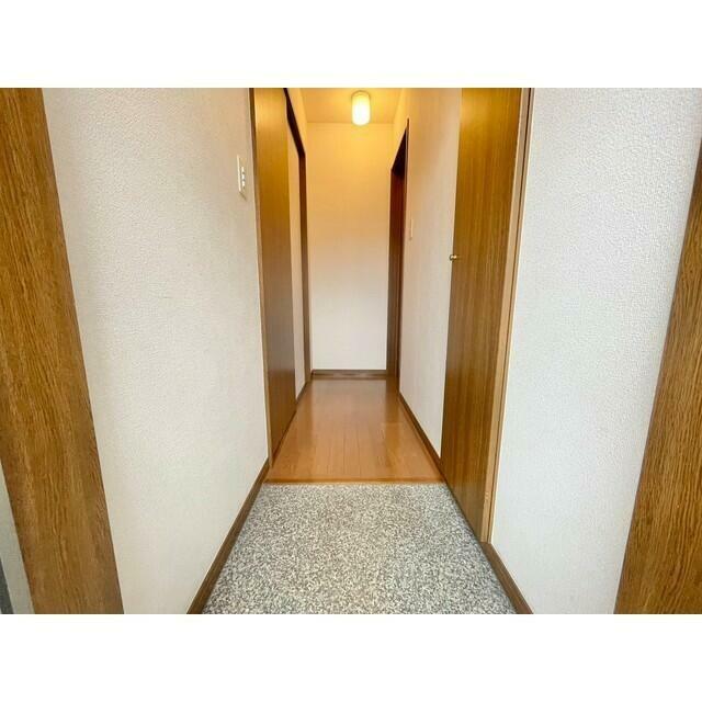玄関　※他のお部屋の参考写真です。