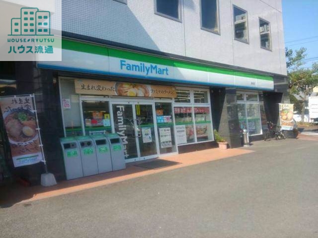 コンビニ　ファミリーマート長与店（コンビニ）まで798m