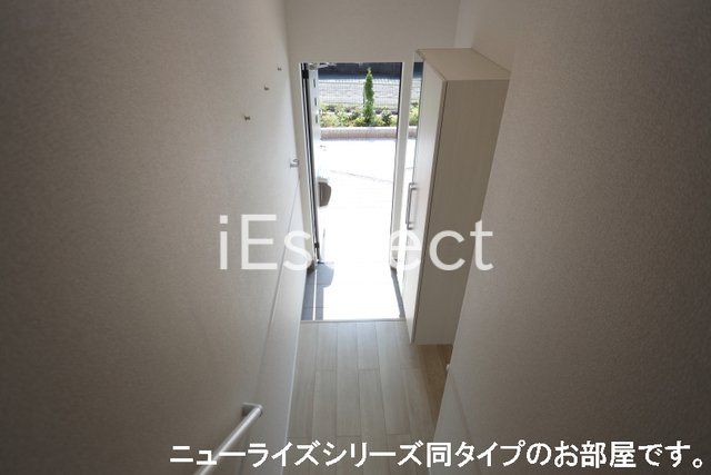 玄関　同タイプのイメージ写真です