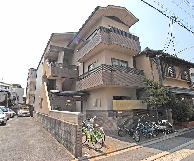 建物外観　閑静な住宅街です。