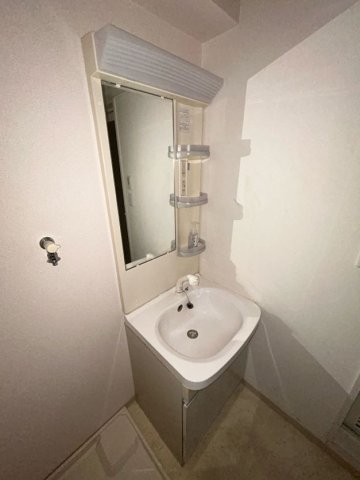 洗面設備　コンパクトで使いやすい洗面所