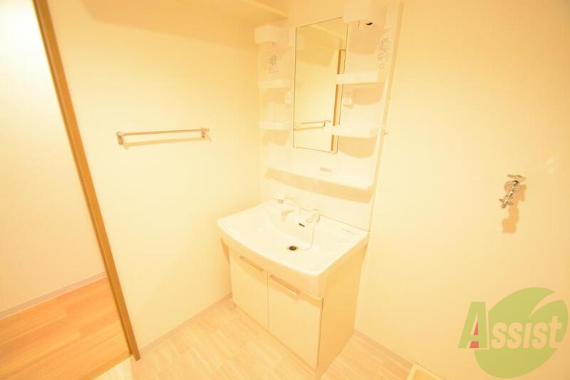 洗面設備　独立洗面台です。