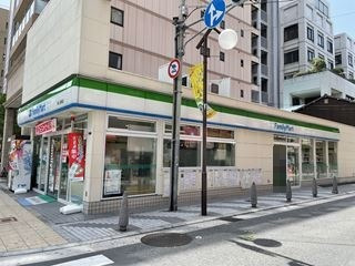 コンビニ　ファミリーマート　東心斎橋店（コンビニ）まで215m