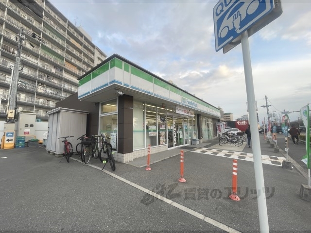 コンビニ　ファミリーマート東大阪瓜生堂店（コンビニ）まで1100m