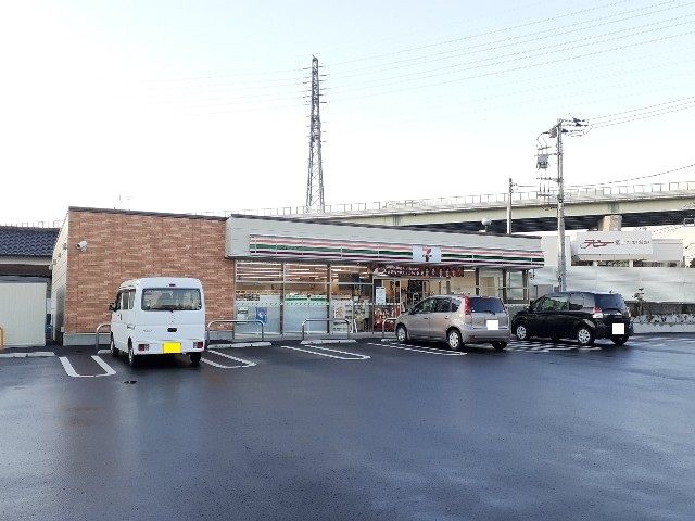 コンビニ　セブンイレブン富士市入山瀬店（コンビニ）まで500m