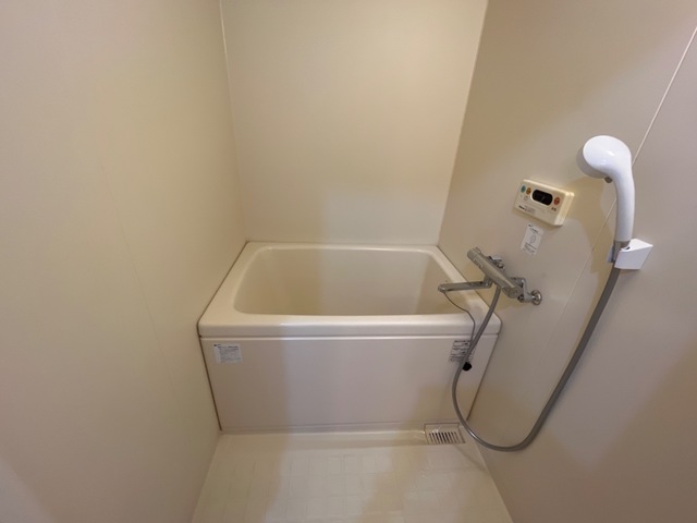 バス・シャワールーム　追い焚き機能付き