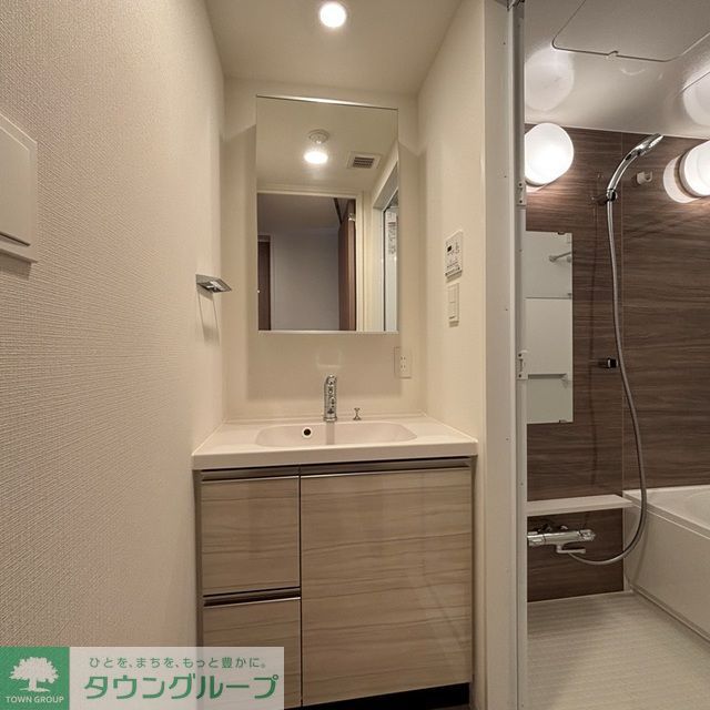 洗面設備　※写真は同タイプ住戸です。