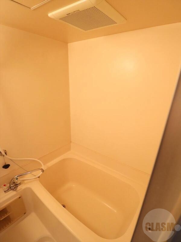 バス・シャワールーム　清潔感のあるバスルーム