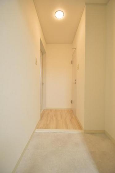 玄関　写真は他の部屋の物です。現状優先。