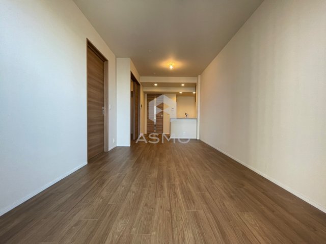 居室・リビング　同マンション別部屋参考写真