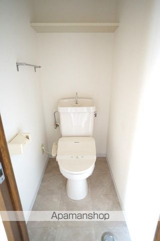 浜松市中央区 3階建 築31年のトイレ写真