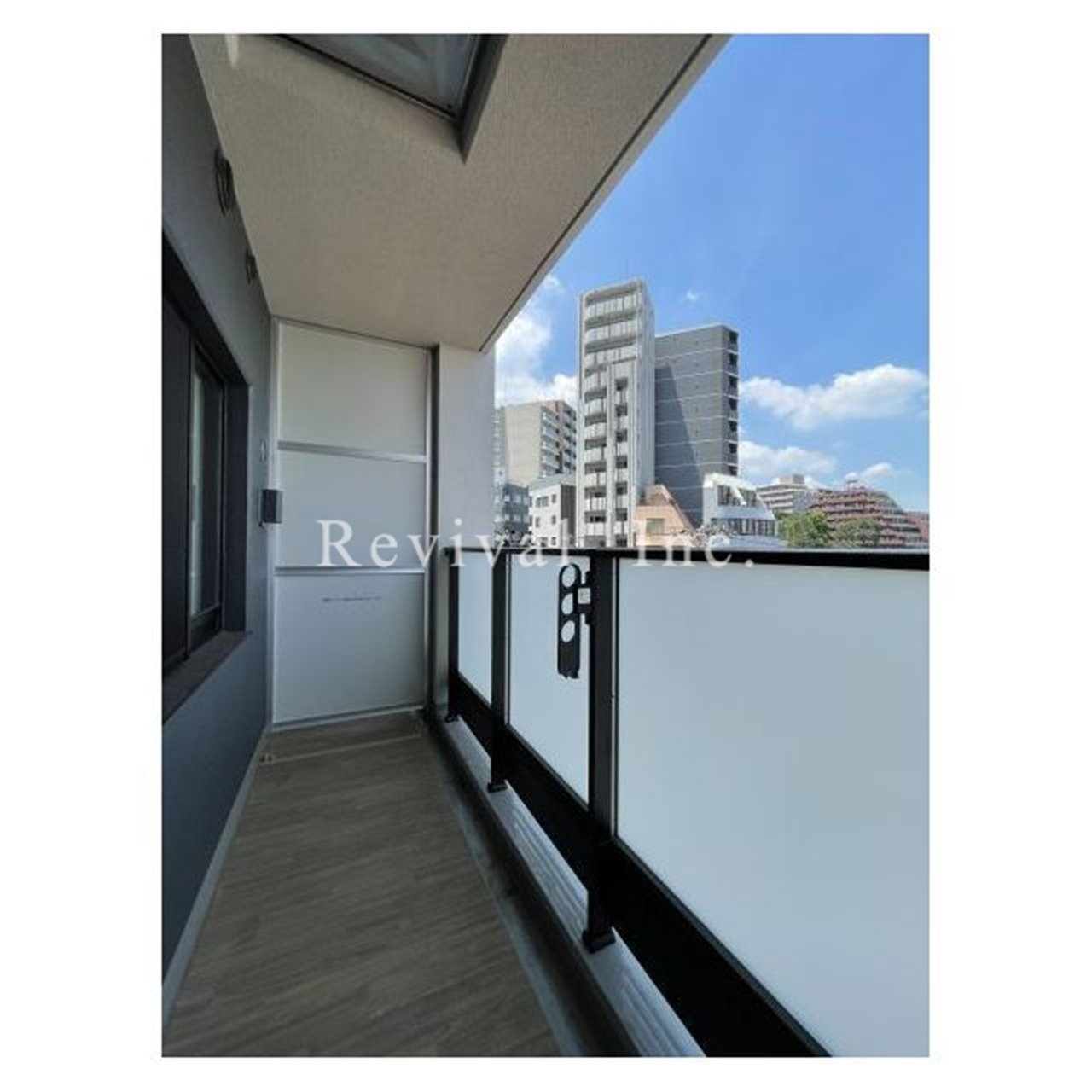 バルコニー　ゆったりとしたバルコニーでございます