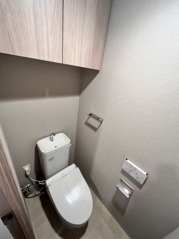 トイレ　※別号室の参考写真です(現況優先・仕様違いの場合あり)