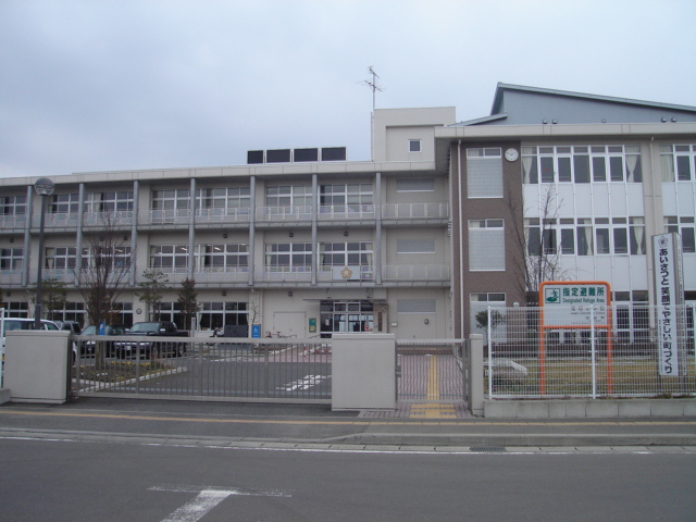 その他　岩切小、中学校（その他）まで240m