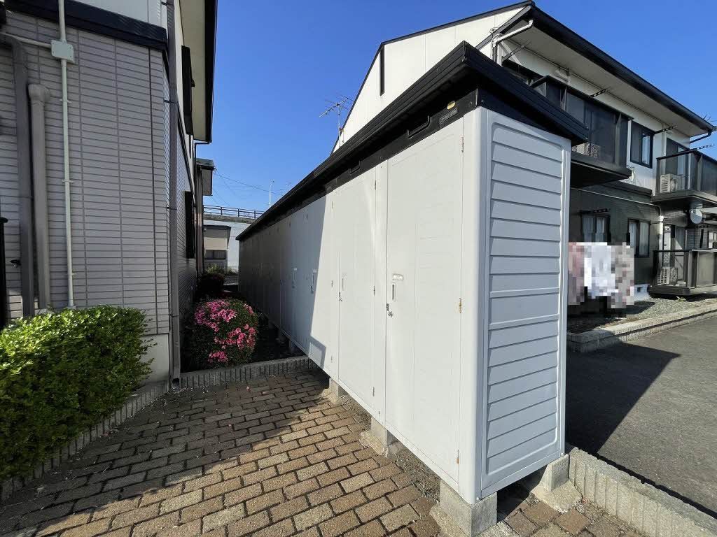 建物外観　ストッカー