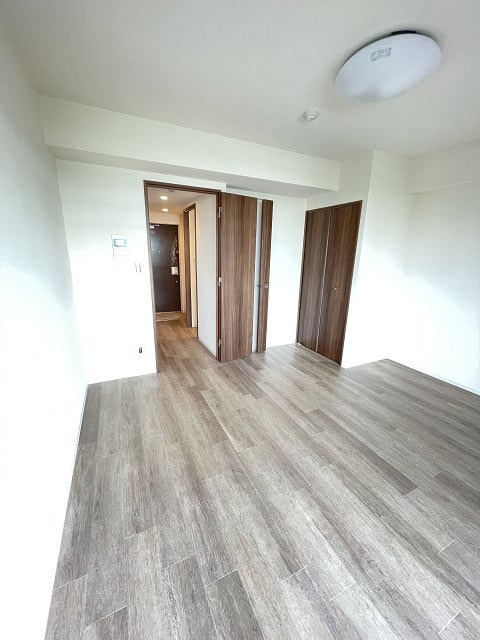 その他部屋・スペース　開放的な寝室です