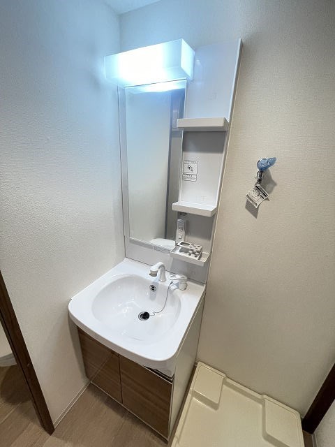 洗面設備　スペースが確保できる洗面所です
