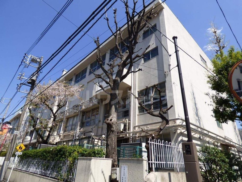 小学校　台東区立千束小学校（小学校）まで770m