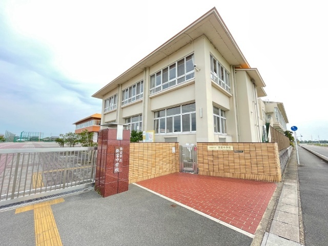 中学校　弥富市立弥富中学校（中学校）まで1864m