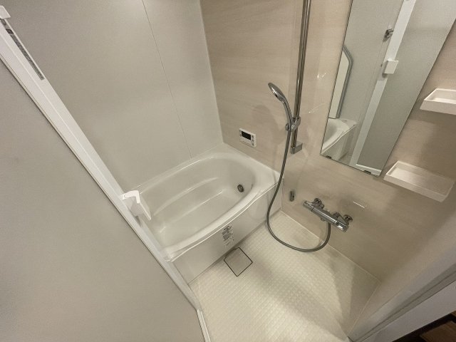 バス・シャワールーム　ゆったりした浴室